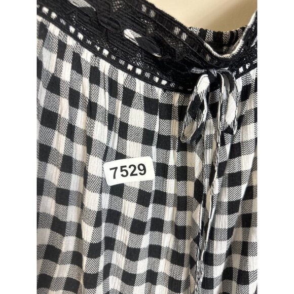 torrid size 4x guaze crochet lace trim ginger bread pattern  sweet heart necklin - Picture 2 of 9